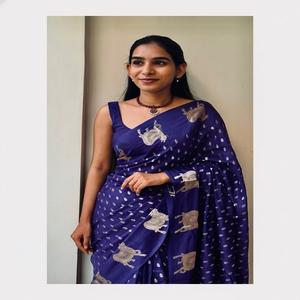 ผ้าไหมซารีดีไซน์เนอร์จากรัสเซีย พร้อมงานปักดิ้นซารีสำหรับงานแต่งงานและงานปาร์ตี้สำหรับผู้หญิง มีสินค้าในสต็อก ผลิตในอินเดีย - Product Image 1