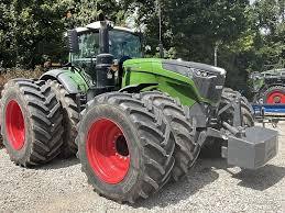 Tractor FENDT 1050 de 150HP con Tracción en las 4 Ruedas y Transmisión por Engranajes con Bomba de Caja de Cambios y Rodamiento - Product Image 2