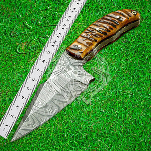 Couteau à dépecer fait à la main en acier damas lame fixe chasse Camping cuir gaine corne de bélier poignée personnalisable OEM cadeau pour lui - Product Image 6