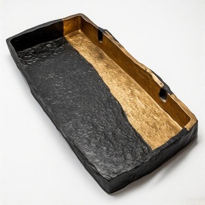 Plateau de service moderne luxueux en aluminium argenté avec poignées artistiques audacieuses pour table de fête. - Product Image 1