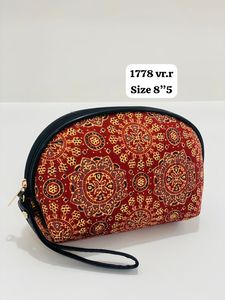 Nouvel arrivage de sac fourre-tout Rajasthani en tissu de coton multicolore fait à la main pour femmes sac à main fantaisie avec inspiration tribale - Product Image 3