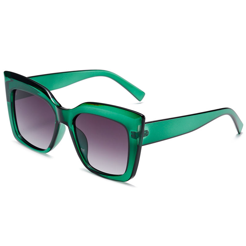 C2: Green/ Smoke Gradient