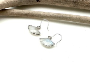 Boho Style 925 Sterling Silver Moonstone Gemstone Boucles d'oreilles Bijoux Boucles d'oreilles en argent faites à la main Bijoux pour femmes Cadeau de mariage pour - Product Image 4