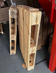 Palette Euro EPAL de qualité supérieure 1200 x 800 mm en bois robuste - Product Image 3