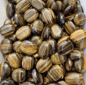 Las piedras de Palma de ojo de tigre artesanales más vendidas para la prosperidad o el coraje y la atención plena disponibles a precio con descuento - Product Image 3