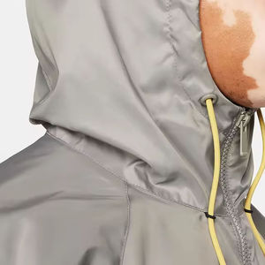 Chándales cortavientos de nailon para hombre hechos a medida, ropa deportiva ligera con capucha de secado rápido, conjuntos de invierno con impresión de logotipo personalizado - Product Image 2