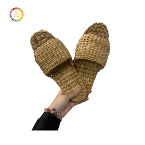 Zapatillas de jacinto de agua natural hechas a mano vietnamitas para uso doméstico, cómodas y transpirables - Product Image 2