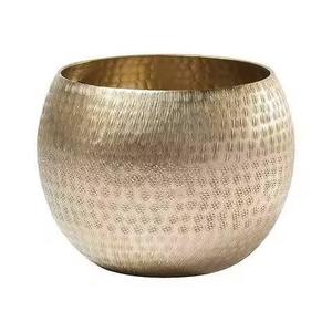 Vase en métal doré de créateur, pot floral moderne fait à la main pour accentuer la décoration intérieure - Product Image 5