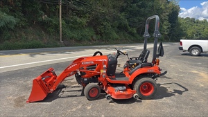 Tractor Kubota BX1880T 2020 con Cortadora de Césped - Product Image 4