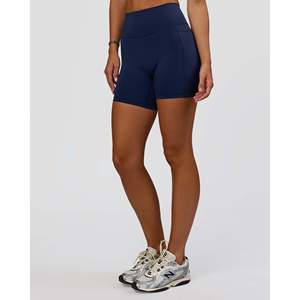 Shorts Fusion V-Contour de Cintura Ultra Alta para Mujer, 6 Bolsillos, Color Azul Marino Futuro - Product Image 2
