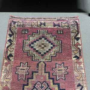 พรมวินเทจขนาด 2.7x8.6 ฟุต, พรมตุรกีแบบยาว, พรมลายทางสีแดงดำ - Product Image 2