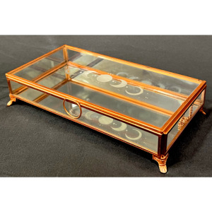 Boîte à bijoux en laiton et or rose en verre gravé au laser avec logo personnalisé, rangement élégant avec finitions personnalisées pour vos bijoux élégants - Product Image 4