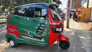 Tricycle électrique fermé <span class=keywords><strong>bleu</strong></span> à 3 roues 48V 501-800W pour <span class=keywords><strong>le</strong></span> transport urbain - Product Image 4
