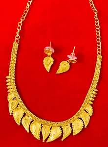 24K chapado en oro Dubai joyería de moda collar conjunto pendientes brazaletes peines broches Material de cobre para EE. UU. - Product Image 5