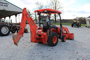 รถตักดิน Kubota พร้อม4WD B26สำหรับทำการเกษตร & เกษตรกรรม - Product Image 5