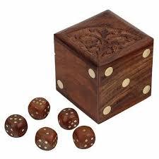 Boîte à dés en bois faite à la main de haute qualité avec 5 petits dés cubiques et jouets promotionnels à motif de cube de travail en laiton - Product Image 3