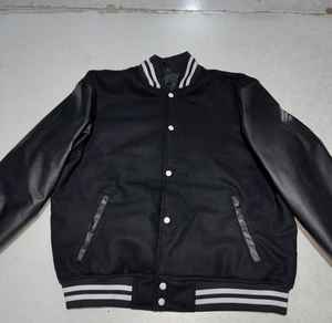 Chaqueta Universitaria Vintage Personalizable, 100% Lana, Reversible, Talla XS, Bordada, Botones de Mezclilla 3D, Servicio OEM Disponible - Product Image 1