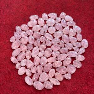 หินควอตซ์สีโรสจากธรรมชาติหลายรูปทรงขายส่งอัญมณีหลังแบนฟรีไซส์ทำด้วยมือเครื่องประดับเงินชั้นดี - Product Image 3