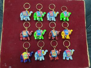 พวงกุญแจช้างอินเดียทำด้วยมือ | พวงกุญแจราจิตันีสีสันสดใสพวงกุญแจไม้ | ของขวัญของที่ระลึกทำด้วยมือ | 1แพ็ค = 12ชิ้น - Product Image 2