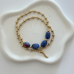 สร้อยข้อมือลูกปัดสีทองสไตล์วินเทจพร้อมลูกปัดหินสีฟ้าและเครื่องประดับแฟชั่นสเตนเลสสตีลที่ยืดหยุ่นได้ - Product Image 4