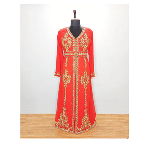 ชุดมุสลิมแบบดั้งเดิมแขนยาวคอทรงสูงปักด้วยมือสีขาวทอง - Product Image 1