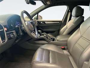 Increíble Porsche Cayenne Platinum Edition AWD 2022 Usado en Perfectas Condiciones, con Poco Kilometraje, en Existencia, Ofrecido a un Precio Increíble - Product Image 5