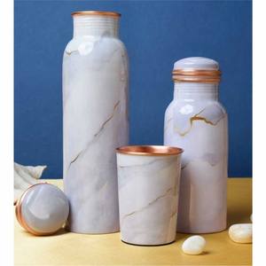 Bouteille à boisson en cuivre de qualité supérieure de 1 litre, finition martelée/unie, logo personnalisé disponible, vente en gros, étanche, yoga, fitness, écologique - Product Image 4