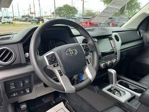 Tundra 4x4 S-R5 LHD 2020 d'occasion en bon état - Product Image 2