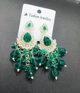 Boucles d'oreilles traditionnelles avec une touche intemporelle - Product Image 2