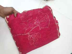 Sari de Seda Brasso de Diseñador con Hermoso Diseño de Bordado Siroski y Calado para Mujeres Adultas Indias/Pakistaníes - Product Image 5