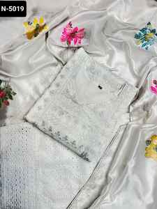 Vêtement traditionnel indien haut Georgette Premium avec Chikankari fantaisie travail avec Cotton Borer travail Palazzo et Jecquard Dupatta - Product Image 3