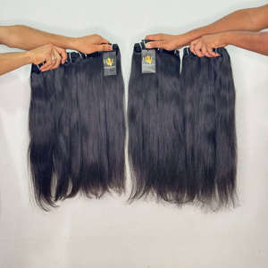 Lots de Cheveux Naturels Indiens Vierges Bouclés Non Traités, Tissés à la Machine, Vente en Gros pour Fournisseurs - Product Image 1