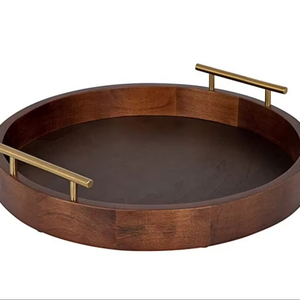 Bandeja redonda para servir en madera para Decoración de mesa de hotel en casa y bandeja de uso para servir con mango dorado en metal - Product Image 1