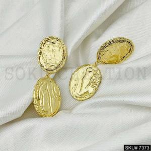 Collier de pierres précieuses plaqué or 18 carats personnalisé en gros Bijoux de pendentif faits à la main dans une forme tendance pour les mariages et les fêtes - Product Image 5