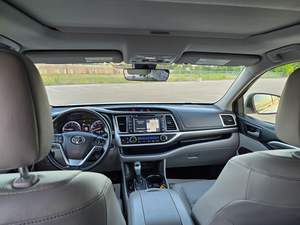 2018 TOYOTA HIGHLANDER terbatas baik kanan maupun kiri yang tersedia dengan rapi - Product Image 6