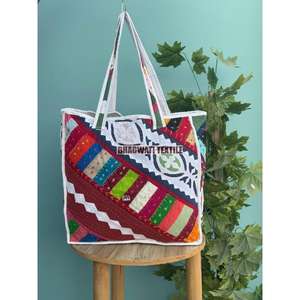 Sac fourre-tout en coton indien fait à la main pour femmes Design de travail Curt multicolore pour les achats d'été à la plage ou à l'épicerie - Product Image 3