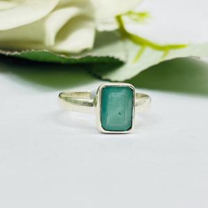 Bague en argent sterling 925 avec bague cadeau d'anniversaire en pierre précieuse vert émeraude colombien naturelle pour les fêtes - Product Image 1