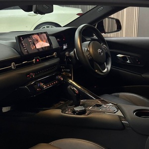 Voiture Supra Mk4 tendance avec intérieur sombre et sièges en cuir, propulsion arrière - Product Image 3