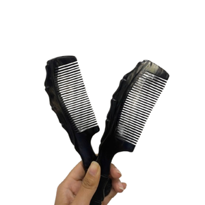 Artesanía tradicional de Vietnam, peine de cuerno de Búfalo con mango para cabello sin enredos, ideal para uso diario - Product Image 4