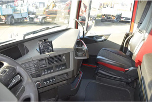 Camion tracteur Volvo FH 460 d'occasion 2016, conduite à gauche, diesel, automatique, Euro 6, pour transport logistique - Product Image 5