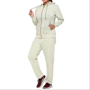 Ensemble survêtement d'hiver pour femmes grande taille de haute qualité en gros, sweat à capuche zippé et pantalon évasé, motif uni imprimé, écologique - Product Image 1