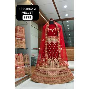 Vêtements Lehenga Choli indiens et pakistanais en velours brodé pour femmes à offrir - Product Image 1
