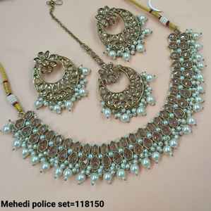 El último diseñador exclusivo de moda, diseño de flores ovaladas pesadas, colección de joyas y pendientes con tachuelas de Kundan y perlas para mujer - Product Image 1