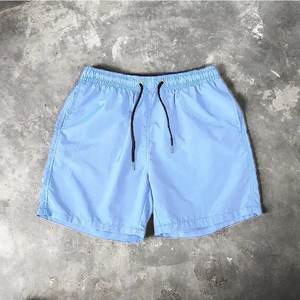 Shorts de bain tendance et confortables pour hommes avec poches, personnalisables avec logo, pour l'été et le sport, vente en gros - Product Image 4