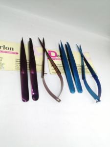 Pince à sourcils Dorlon antistatique en acier inoxydable avec bouts pointus inclinés Ressort pour cils/sourcils - Product Image 2