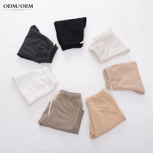 Pantalones cortos de malla de playa de algodón 100% personalizados para hombre, transpirables, de cintura media, estilo informal con logotipo impreso DTG, servicio OEM a la venta - Product Image 3