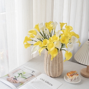 Ramo de <span class=keywords><strong>Novia</strong></span> con Flores de Alta Simulación, Ramo de Lirios de Cala de PU, Diseño de Cascada de Agua, Ramo de Mano Reutilizable para Bodas y Pascua - Product Image 2