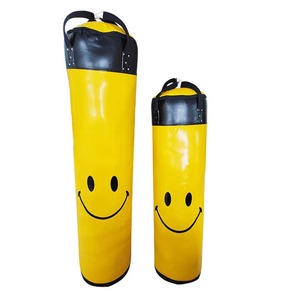 Saco de boxeo de alta calificación, resistente, para entrenamiento, gimnasio y uso doméstico, fabricado en Pakistán, venta en línea, equipo deportivo duradero - Product Image 1