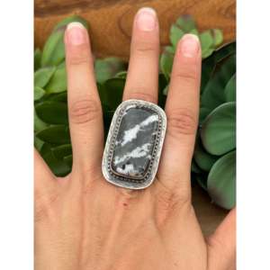 Anillo de Plata de Ley Chapado en Oro Rosa con Jaspe Cebra Navajo, Engaste de Bisel Moderno, Talla 13, Regalo Perfecto - Product Image 2