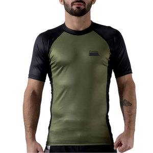 T-shirt de performance MMA en tissu à séchage rapide, coupe confortable, conçu pour les séances de sparring et les entraînements de haute intensité - Product Image 1